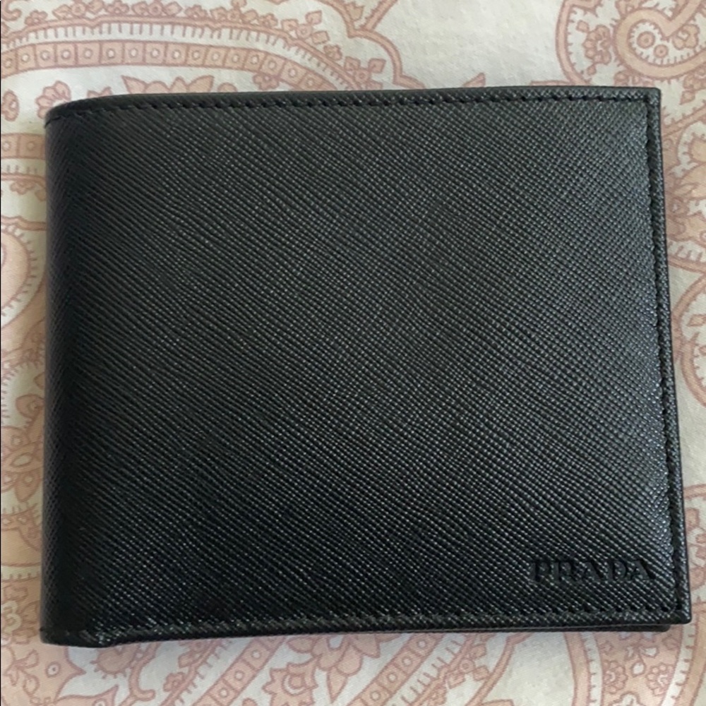 Authentic, never used Men’s Prada wallet